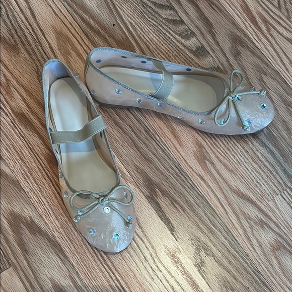 Beige Ballet Flats with Bow and Gem Accents - Picture 2 of 3
